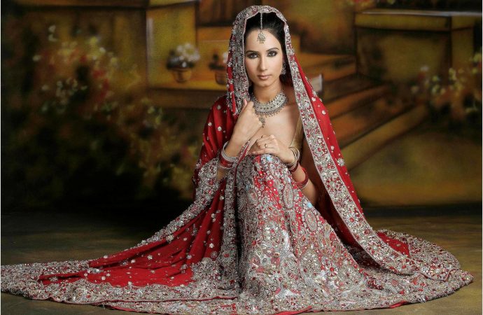 bride wedding dress indian New 27 TRADITIONAL INDIAN BRIDAL DRESSES Godfather Style