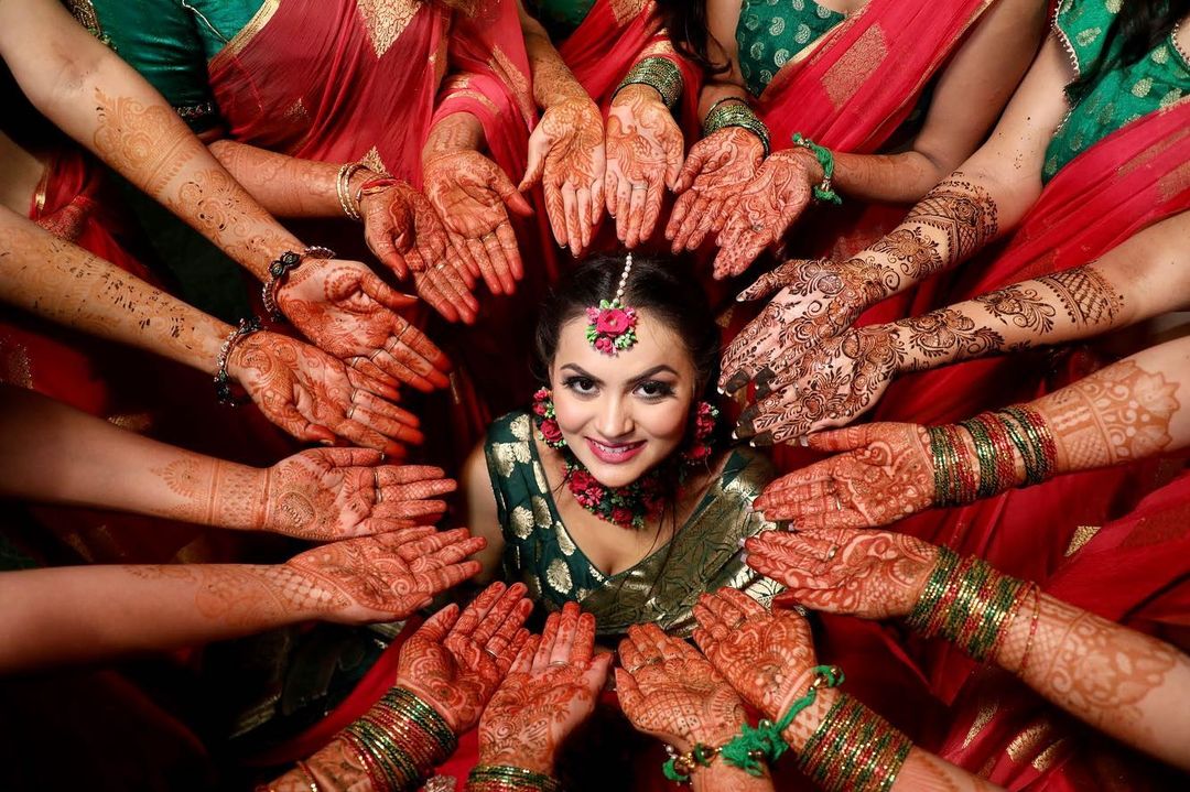 31 Dainty Engagement Mehndi Designs For Bride