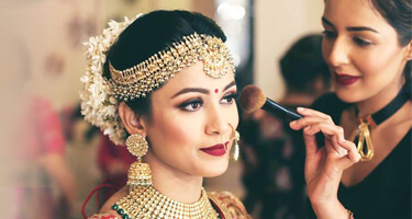 Why You Should Hire a Bridal Makeup Artist: Professionalism