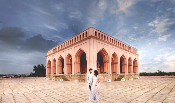 Pre-Wedding Photoshoot In Hyderabad: Taramati Baradari